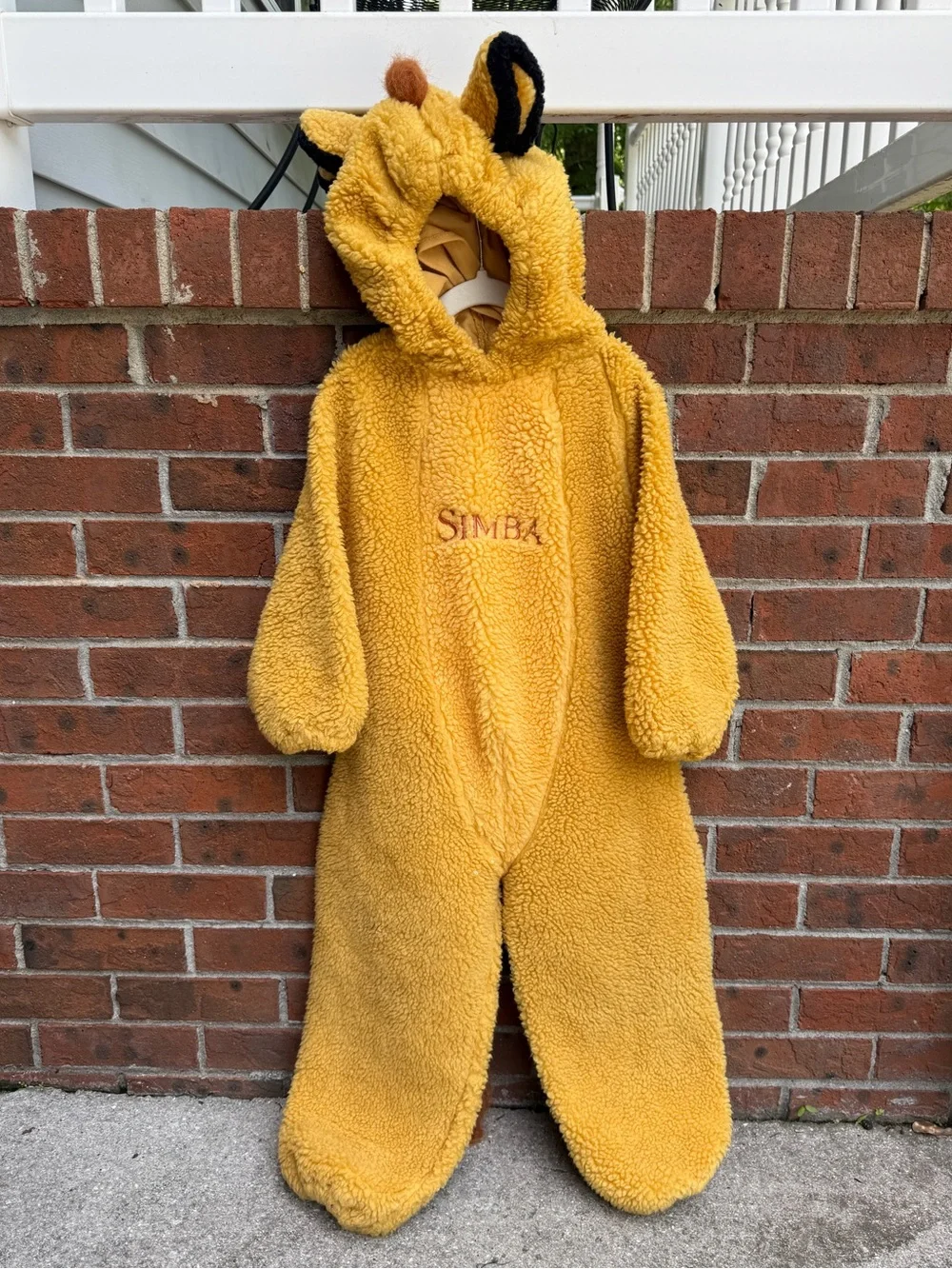 The Disney store vintage lion king Simba Costume Size Small kids